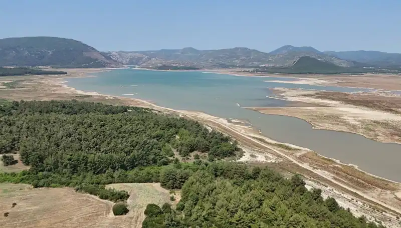 İzmir'de Tehlike Çanları: Deprem Riski Hızla Artıyor!