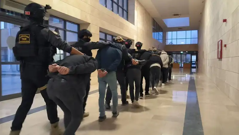 47 İlde DAEŞ Operasyonu: 298 Şüpheli Yakalandı, Ülke Güvenliği Tehlikede mi?
