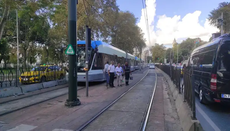 Beyoğlu'nda Tramvay Kazası: Yayaya Çarpma Olayı Neden Oldu?