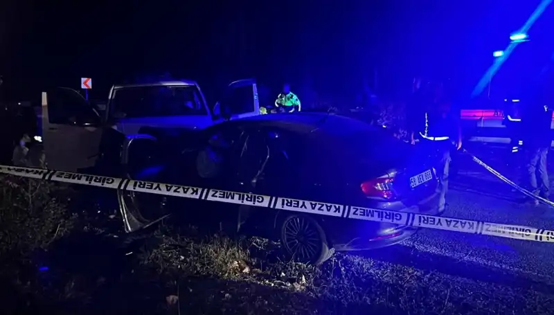 Minibüs Ters Şeritte Seferberlik Yarattı: 1 Ölüm, 8 Yaralı!