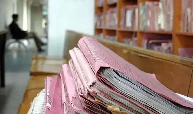 İcra Kabusu: Borcu Olmayan Vatandaş Neden Takibe Düşer?