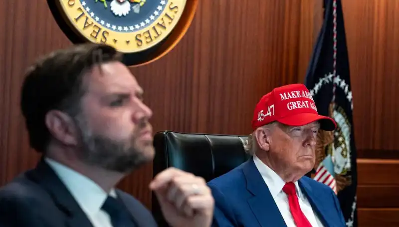 Trump’ın Azil Tasarısı Reddedildi: Siyasi Tartışmalar Yeniden Başlıyor