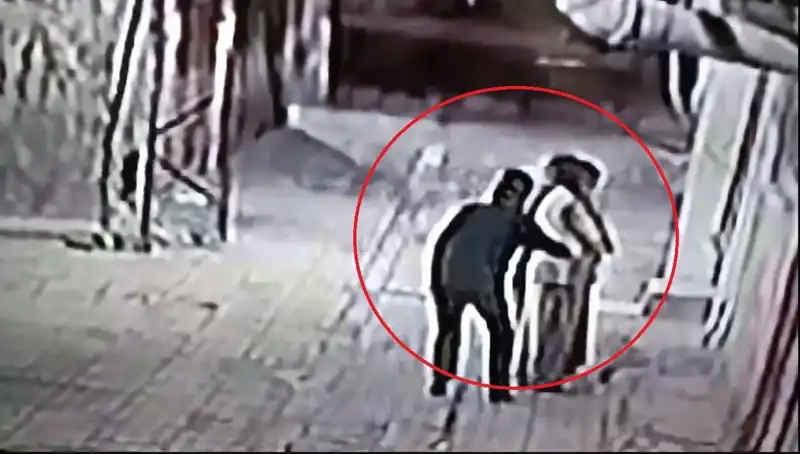 Gizli Operasyon! Polisler Simitçi ve Pazarcı Kılığında Kapkaççılara Geçit Vermedi