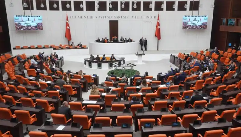 Meclis'te Yoğun Haftanın Ardından Siyasi Gelişmeler ve Yeni Tasarılar