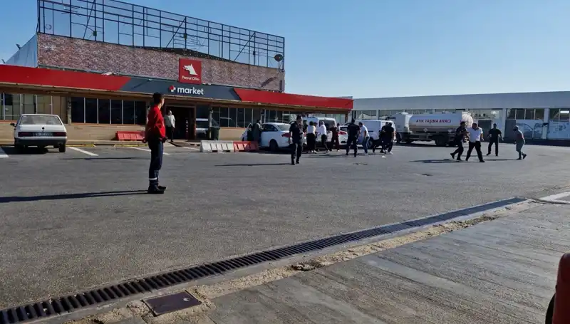 İki Aile Arasında Patlak Veren Kavga, Akaryakıt İstasyonunu Sarsıttı!
