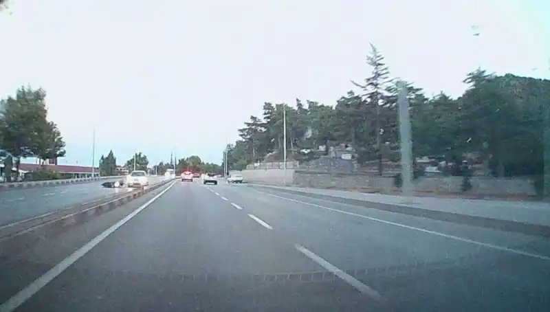 Yolda Dehşet Anları: Otomobil ve Motosiklet Çarpıştı, Yaralı Var!