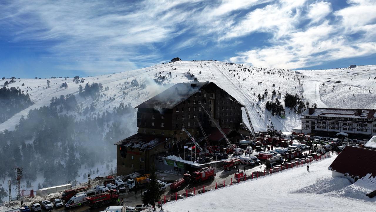 Bolu Belediyesi, Yanan Otele "Uygunluk" Belgesi Verdi.