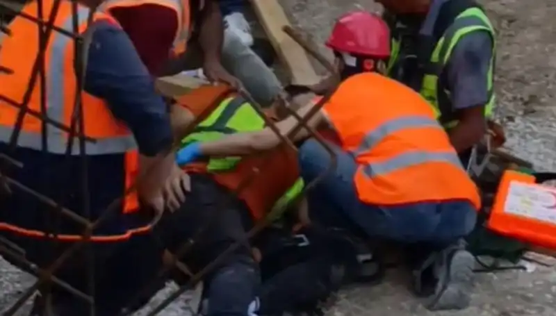 Adana'da İnşaatta Facia: İki İşçi Yaralandı, Ayrıntılar Şok Etti