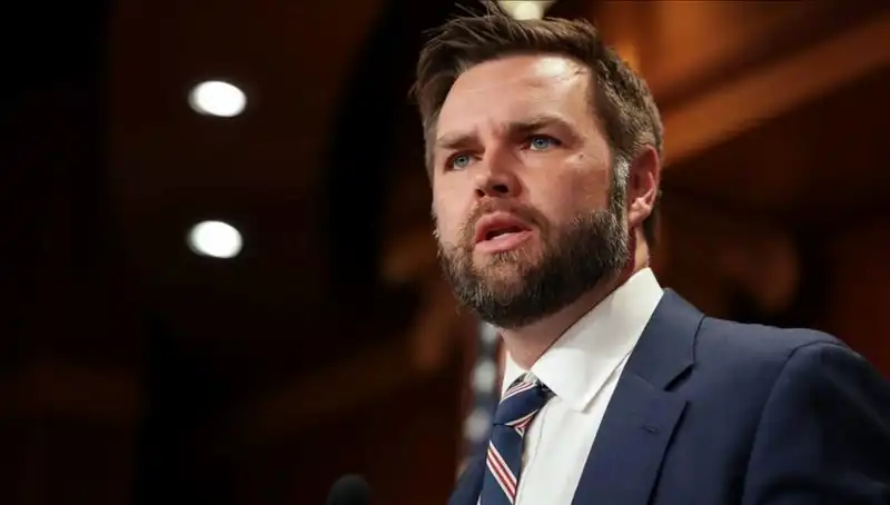 Zelenski ile Tartışılan JD Vance Kimdir? Hayatı ve Siyasi Kariyeri