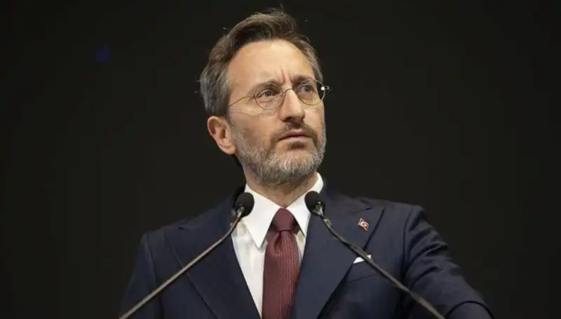 Fahrettin Altun'dan Özgür Özel'in Açıklamalarına Sert Yanıt Geldi