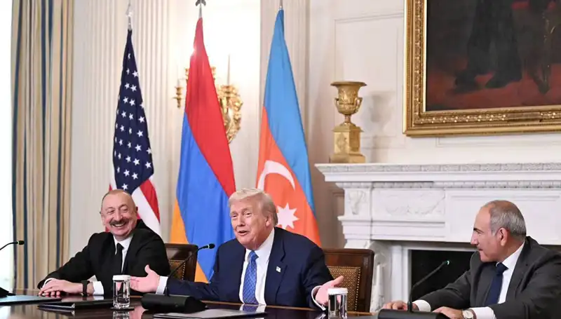 Aliyev'den Ermenistan'a Anayasa Çağrısı: Zaman Kaybetmeyelim!