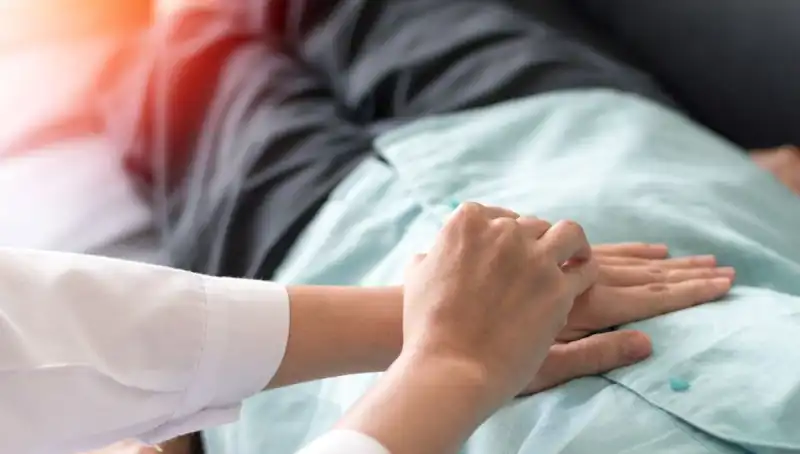 Doktora Gitti, 1 Yıl Ömrü Kaldığını Öğrendi: Sadece Bir Belirti Vardı