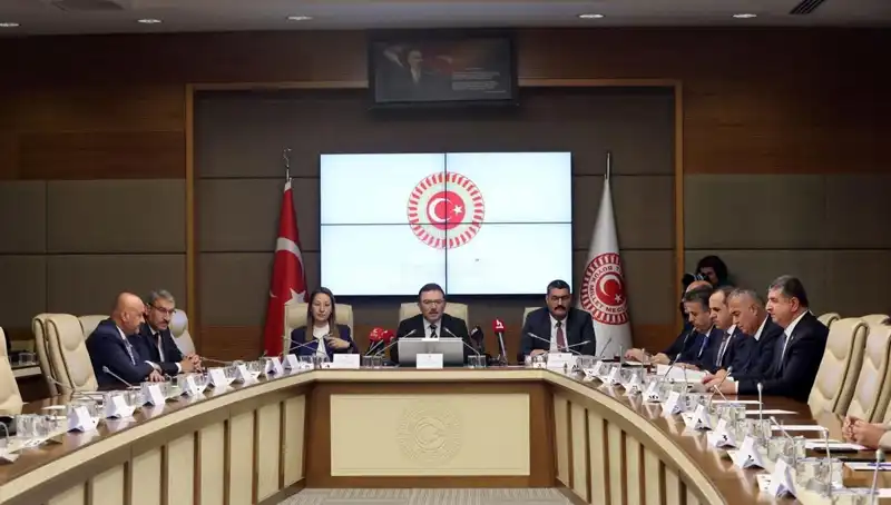 Kartalkaya Yangınında Vali'nin Sözleri Temas Noktası Oldu: Meclis Araştırma Talebinde Bulundu