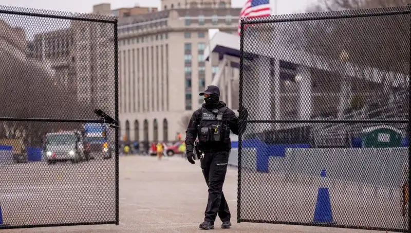 Beyaz Saray Önünde Çatışma Ortalığı Karıştırdı: Silahlı Kişi Etkisiz Hale Getirildi