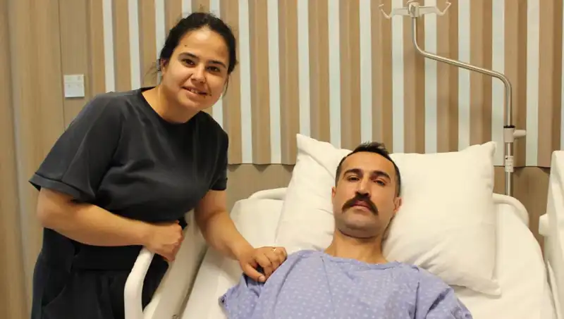 32 Yaşında Midem Ağrıyor Dedi, Kanser Teşhisi ile Şok Oldu!