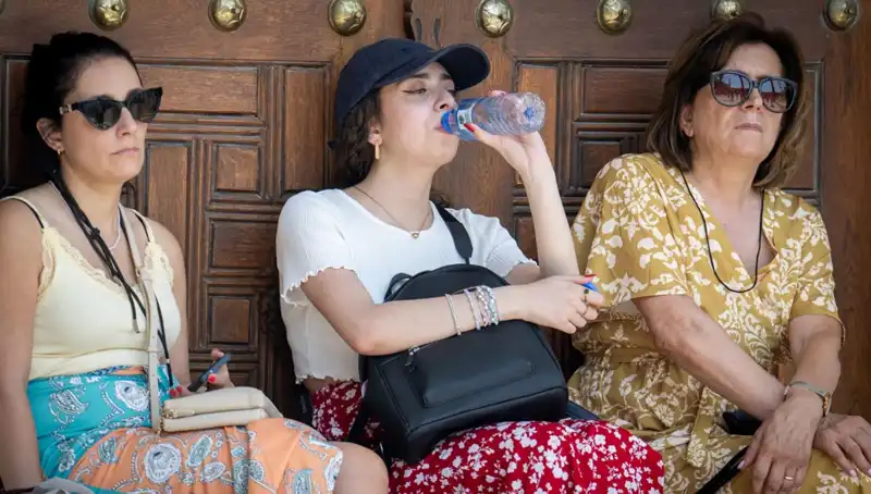 23 İlde Sıcaklıklar Rekor Kırdı, 40 Dereceyi Geçen Yerler Şaşırtıyor!