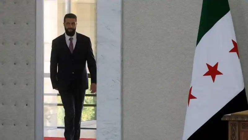 Fransa’nın Suriye Planları: Şara-Macron Zirvesinin Ardında Yatan Stratejiler