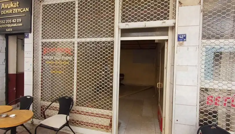 Yarım Asırlık Dükkan, Tarihine Tıkalı Kalan Sessizliği ile Bizlere Veda Etti