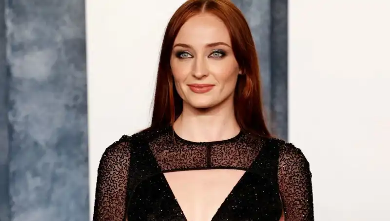 Sophie Turner'ı Öfkelendiren Yorum: Game of Thrones Yıldızı Tepkisini Gösterdi