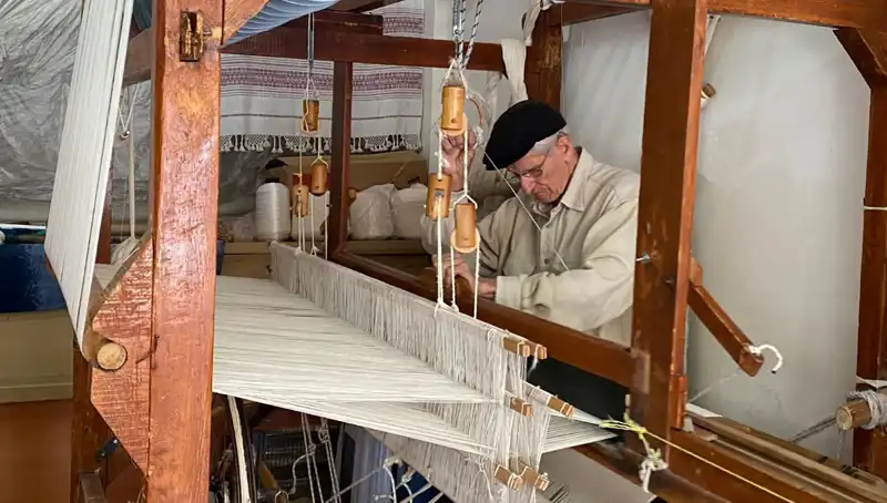 62 Yıldır İpleri Sanata Dönüştüren Usta: Bir Meslek Hikayesi