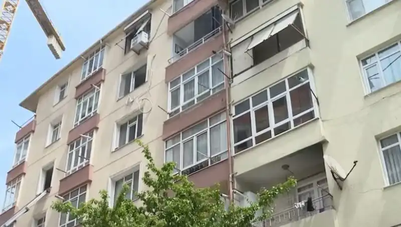 İstanbul’da Flaş Gelişme: 96 Dairelik Site Kolonları Patladı, Tahliye Edildi!