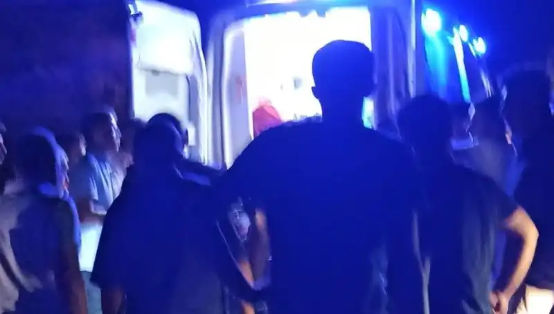 Uçuruma Düşen Otomobilin Sürücüsü Hayatını Kaybetmekten Son Anda Kurtuldu