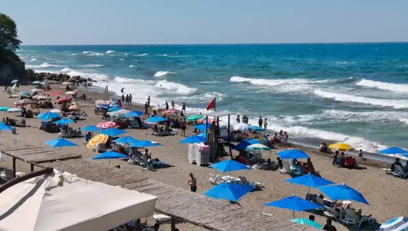 Akçakoca’da Deniz Yasağı: Eşsiz Plajlar Kapatıldı mı?