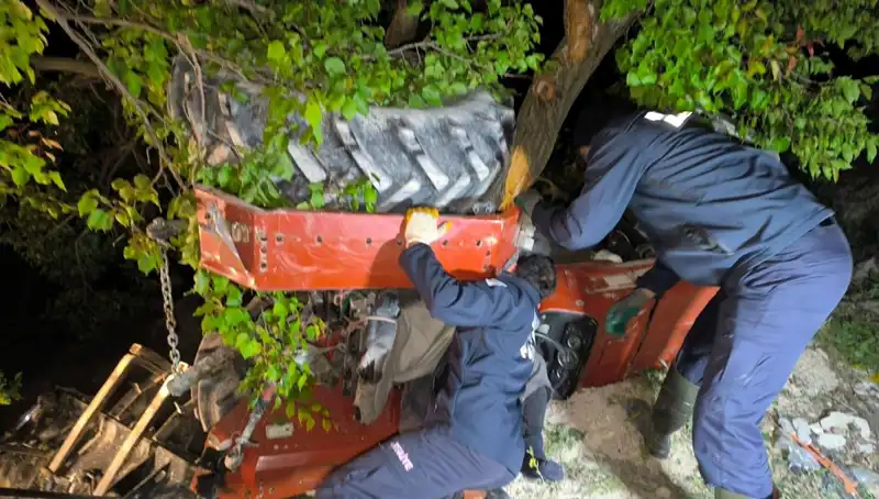 Kontrolden Çıkan Traktörün Devrilmesi Sonucu Korkunç Kaza: Sürücü Hayatını Kaybetti