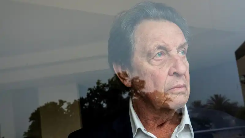 Elon Musk'ın Babası: "Üç Cinayet İşledim, Kızımı Büyücülük için Kullanacaklardı"