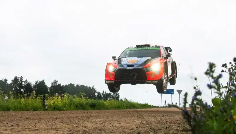 Otomobil Rallisinde Yaşanan Korkunç Facia: İki Seyirci Hayatını Kaybetti