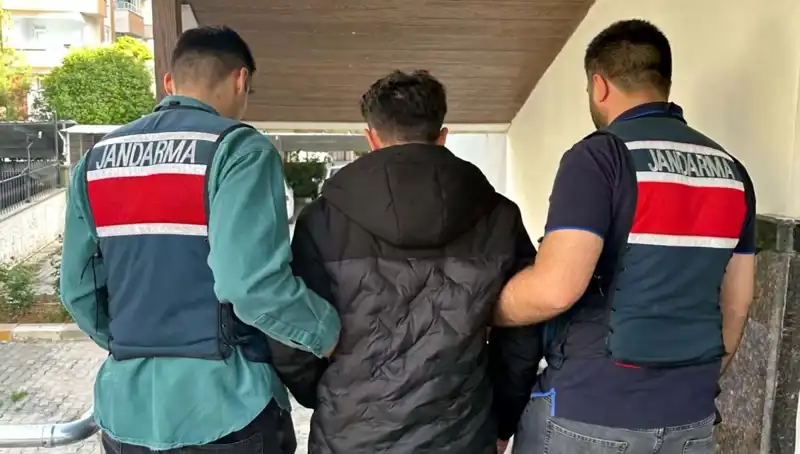 Türkiye'de Dolandırıcılık Çetelerine Baskın: 35 Kişi Tutuklandı
