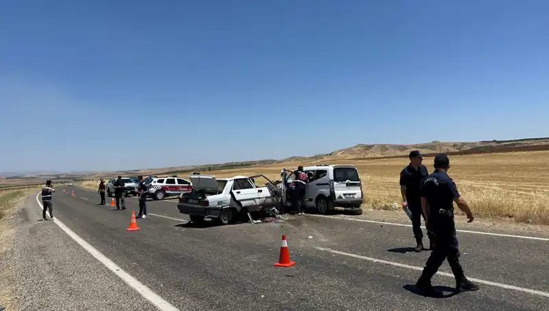 Adıyaman'da Feci Trafik Kazası: 4 Can Kaybı ve Sorgulanan Güvenlik Önlemleri