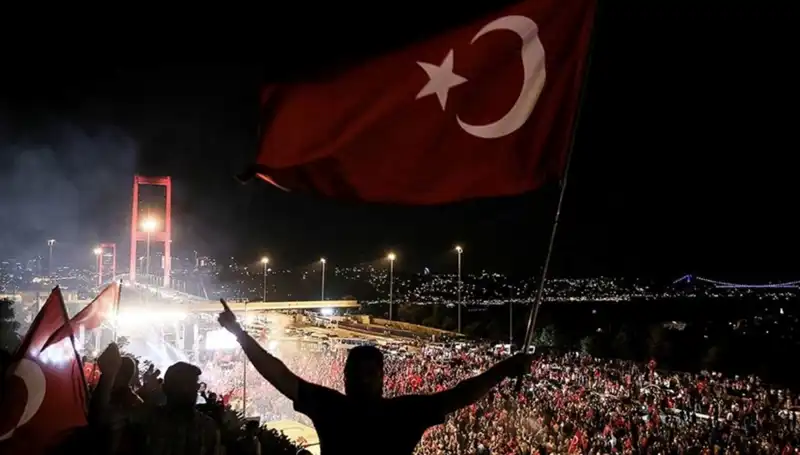 15 Temmuz'un Anıları: "En Uzun Gece" Tiyatro Oyunu Külliye’de Sahnelenecek