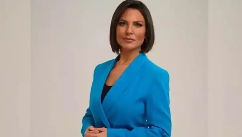 Ece Üner: Medyanın Önemli Yüzlerinden Biri Olan Spiker Kimdir?